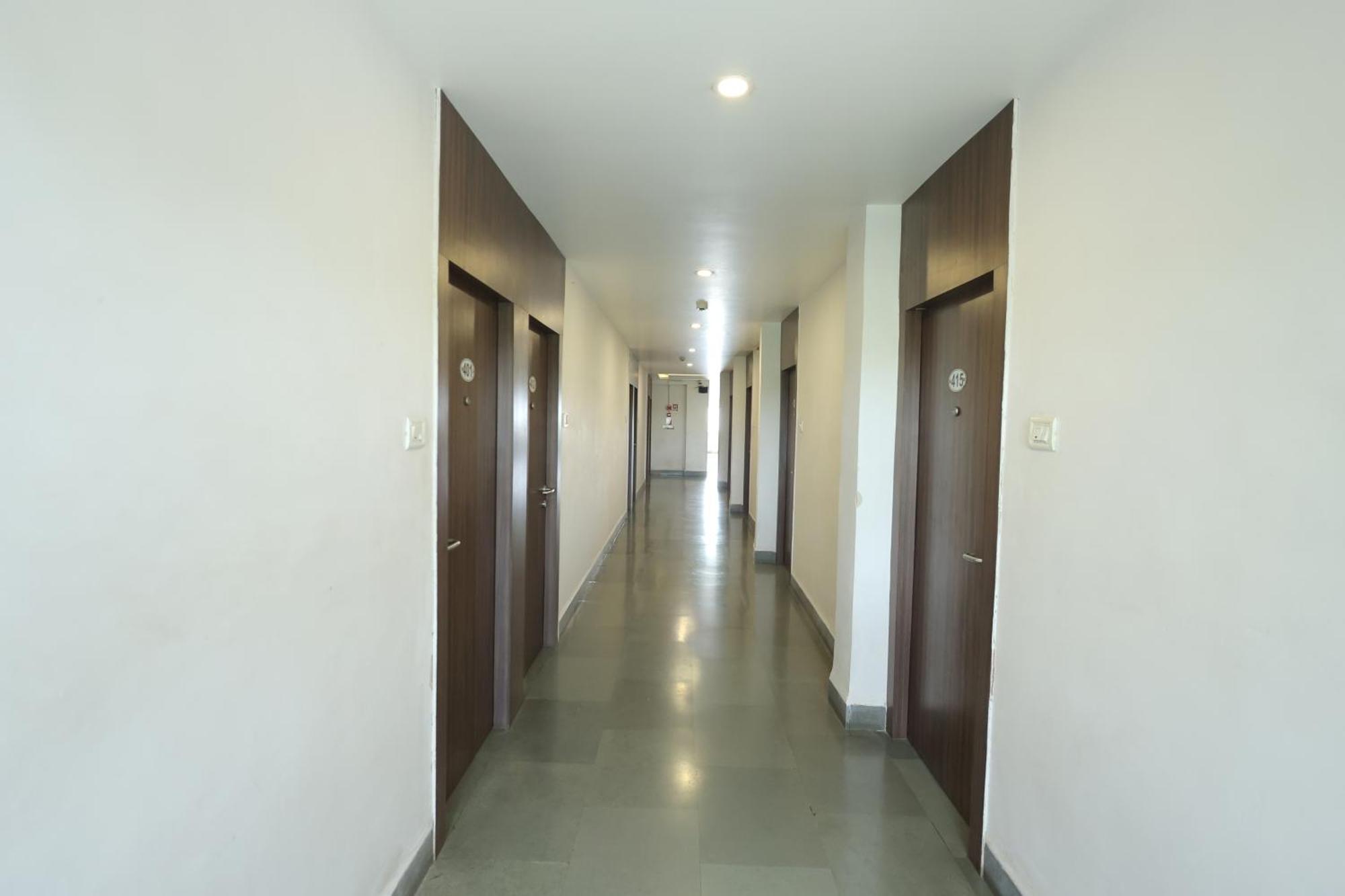 Hotel Hospice Surat Exterior photo